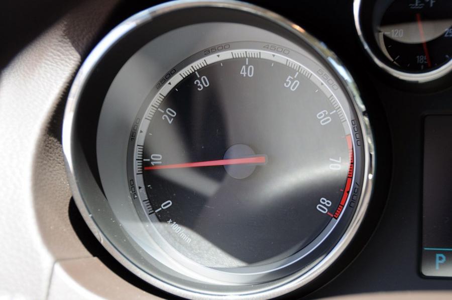  Buick Regal 2011 года  (фото 30 из 77)